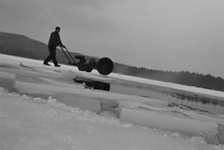 JZ_IceHarvest_2012__0025_DSC_0571_thumb